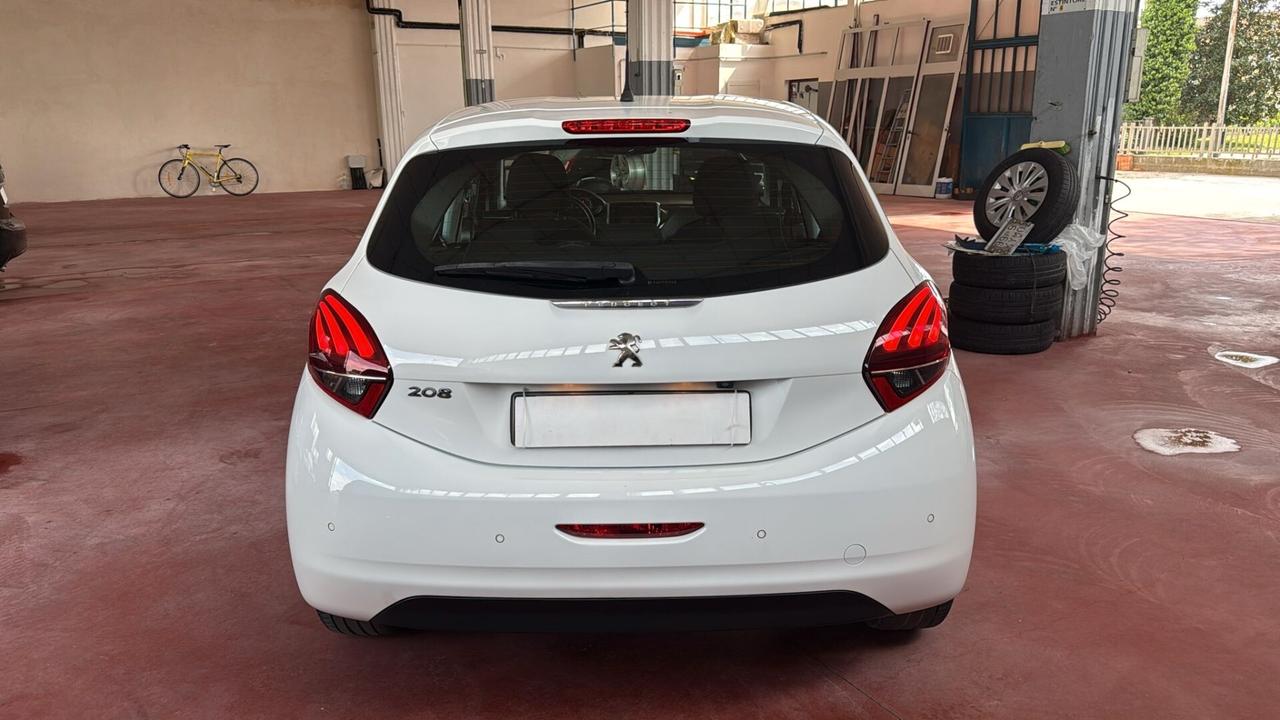 Peugeot 208 PureTech 82 5 porte Allure