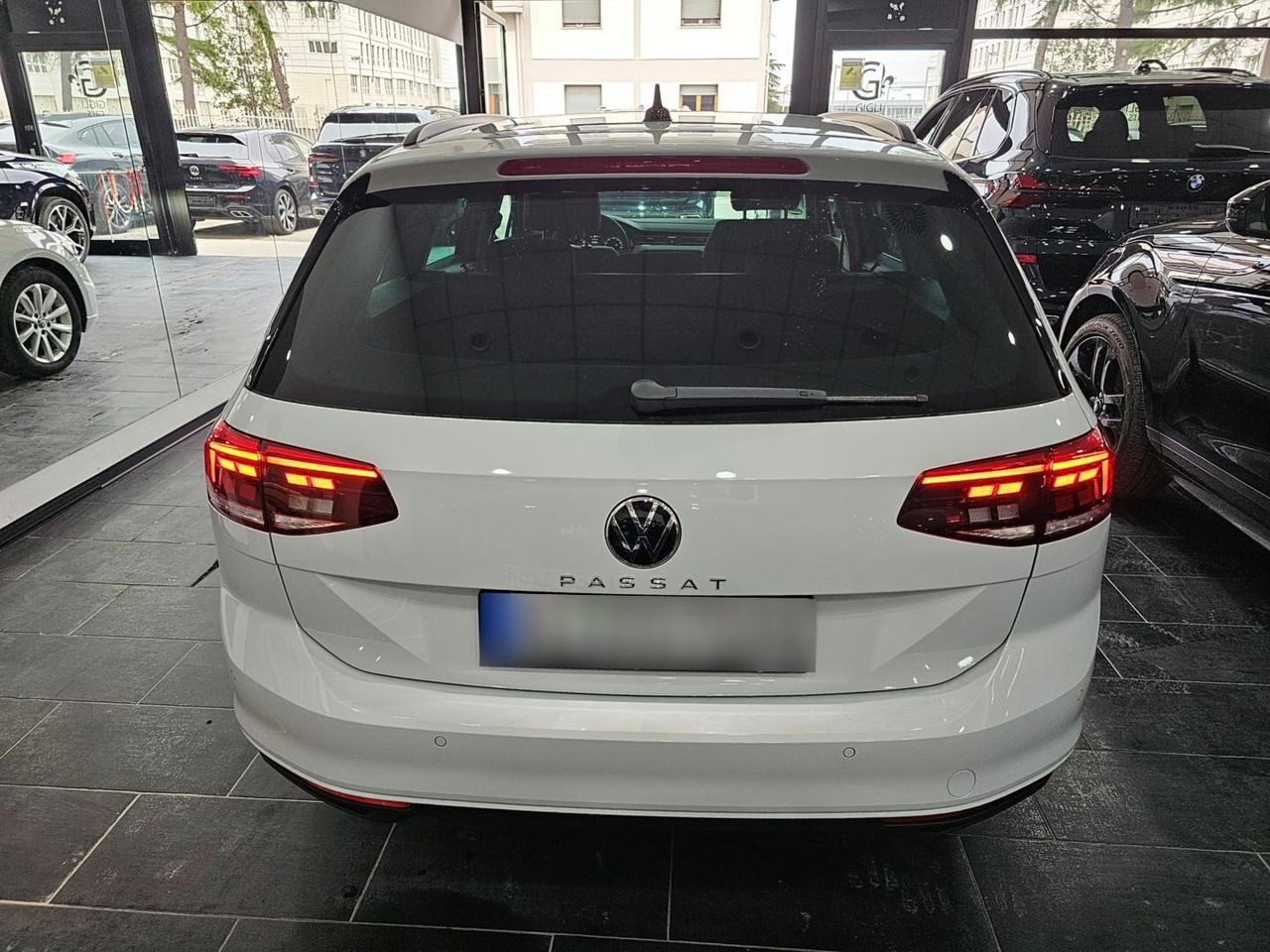 Volkswagen Passat Variant Tetto LED C.17 ACC Camera360 PDC Navi Paddles S&S