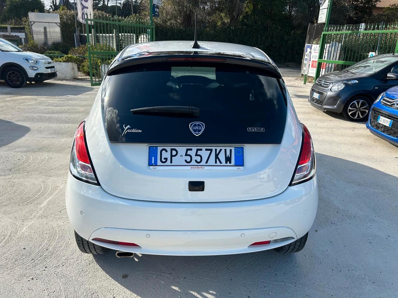 Lancia Ypsilon 1.0 FireFly 5 porte S&S Hybrid Gold