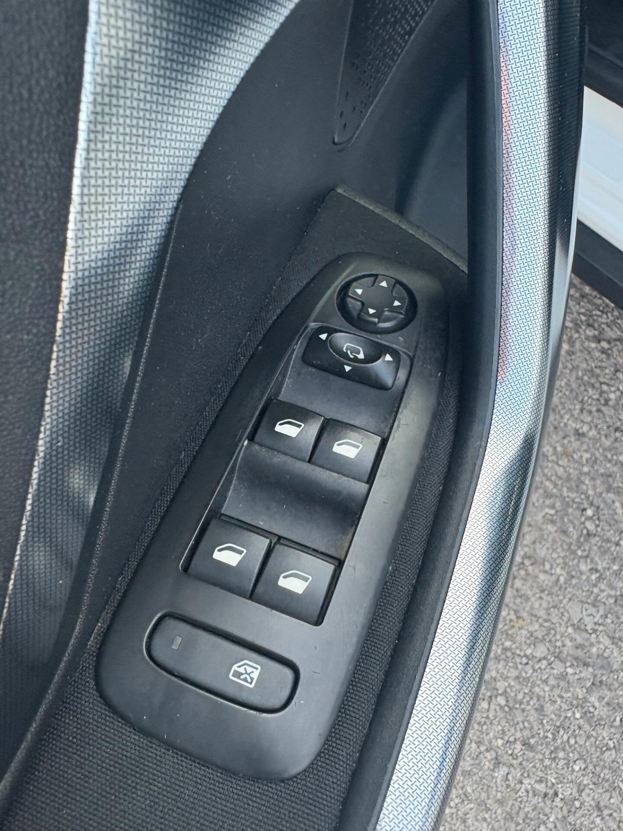 Peugeot 2008 BlueHDi 100 Allure (Gancio Traino)