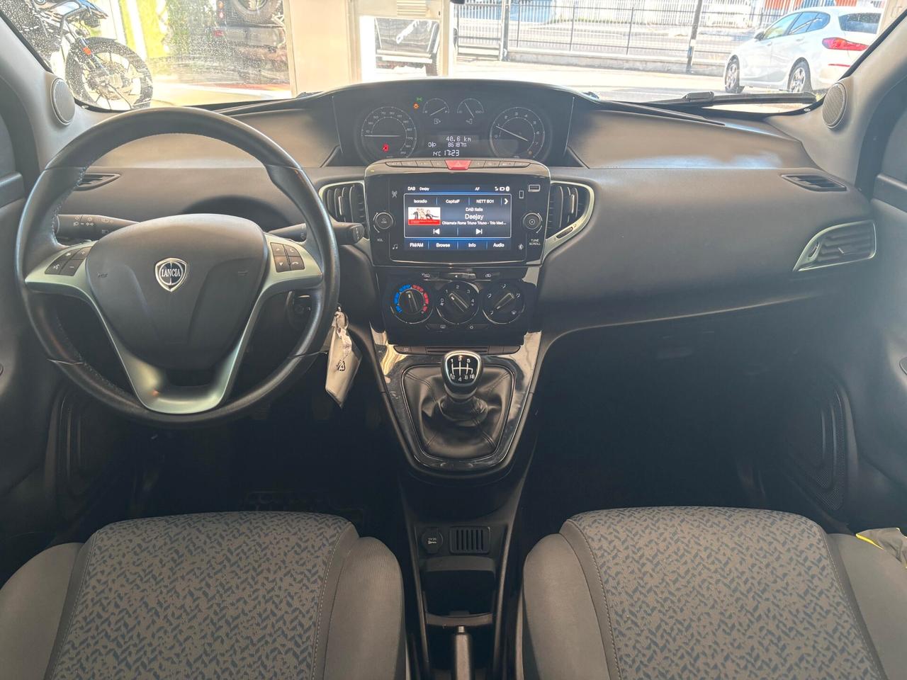 Lancia Ypsilon 1.0 FireFly 5 porte S&S Hybrid Gold