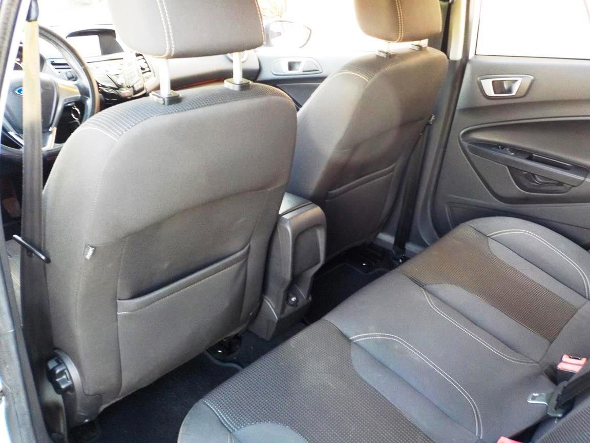 Ford Fiesta 1.5 TDCi 75CV 5 porte Titanium