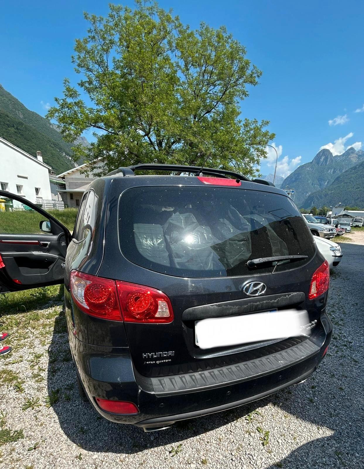 Hyundai Santa Fe 2.2 CRDi VGT aut.Dyn. Top 7p.ti