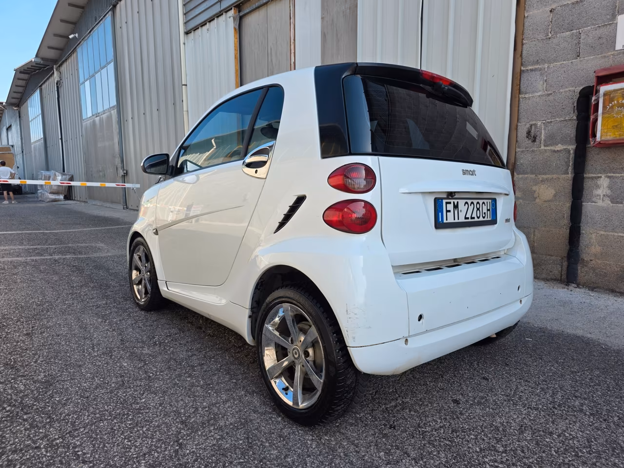 Smart ForTwo 1000 52 kW MHD coupé pure