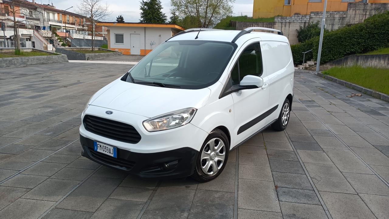 Ford Tourneo Courier 1.5 diesel pari al nuovo