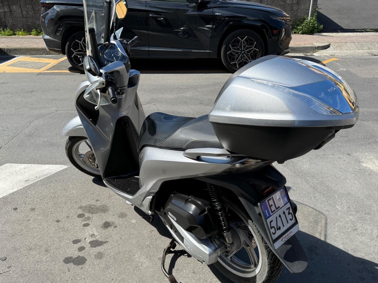 HONDA SH 125 i.e ABS - SOLO 4000 km -