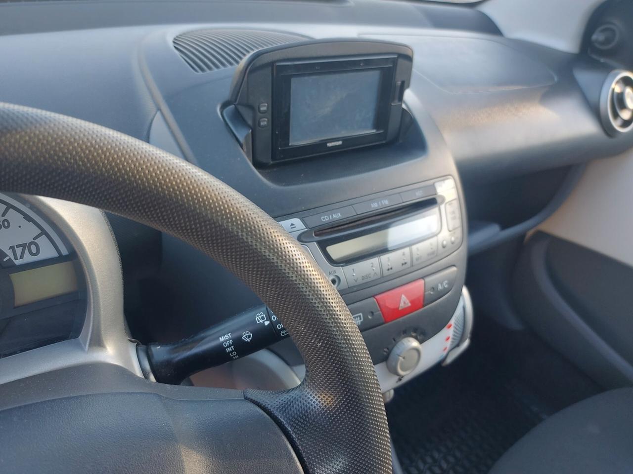 Toyota Aygo 1.0 12V VVT-i 3 porte Now Connect