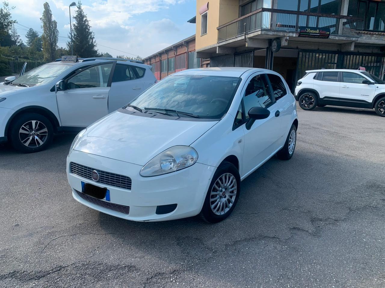 Fiat Grande Punto van tdi 1300 cc-anno 2009 200000 km-tutta tagliandata-in ordine