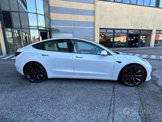 TESLA Model 3 - 2020