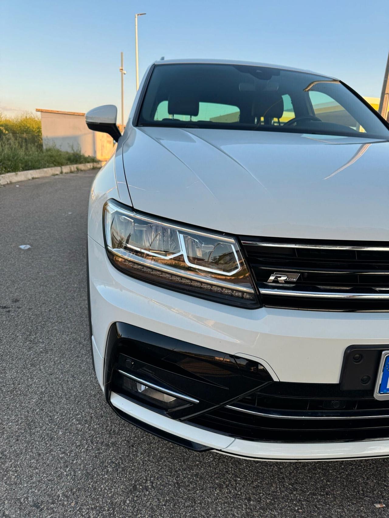 Volkswagen Tiguan 2.0 TDI SCR DSG 4MOTION Executive R-Line BMT