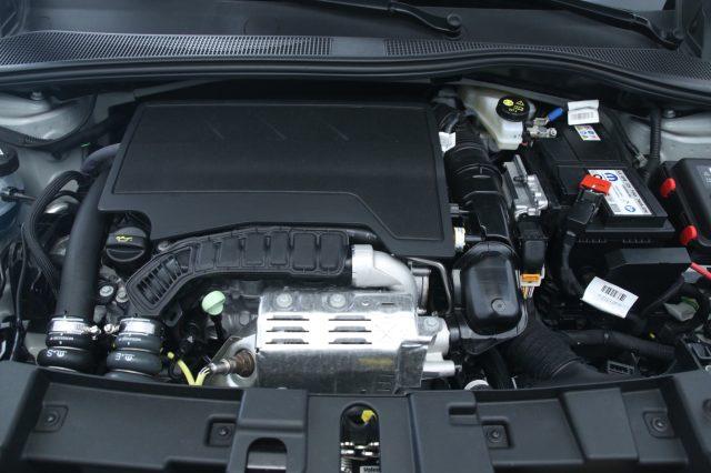 JEEP Avenger 1.2Turbo Summit Pack Infotainment JBL Audio Sistem
