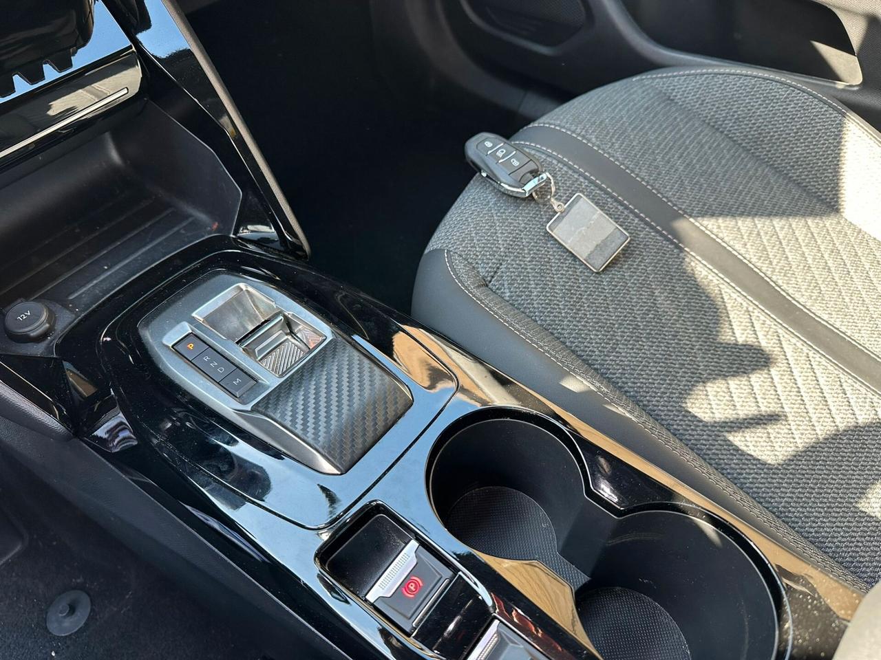 Peugeot 2008 Hybrid 145 e-DCS6 Allure