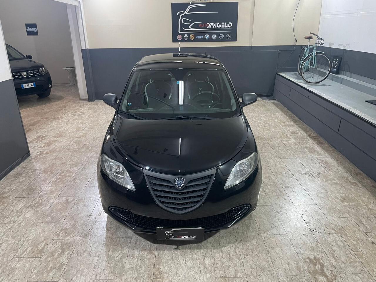 Lancia Ypsilon 0.9 TwinAir 85 CV 5 porte Metano Ecochic Gold