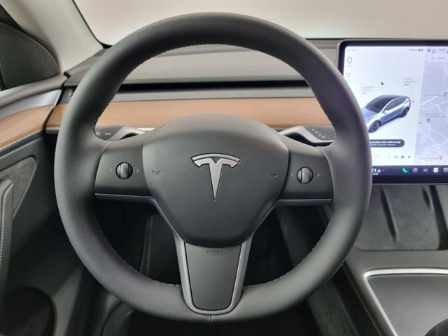 TESLA Model Y AWD Performance