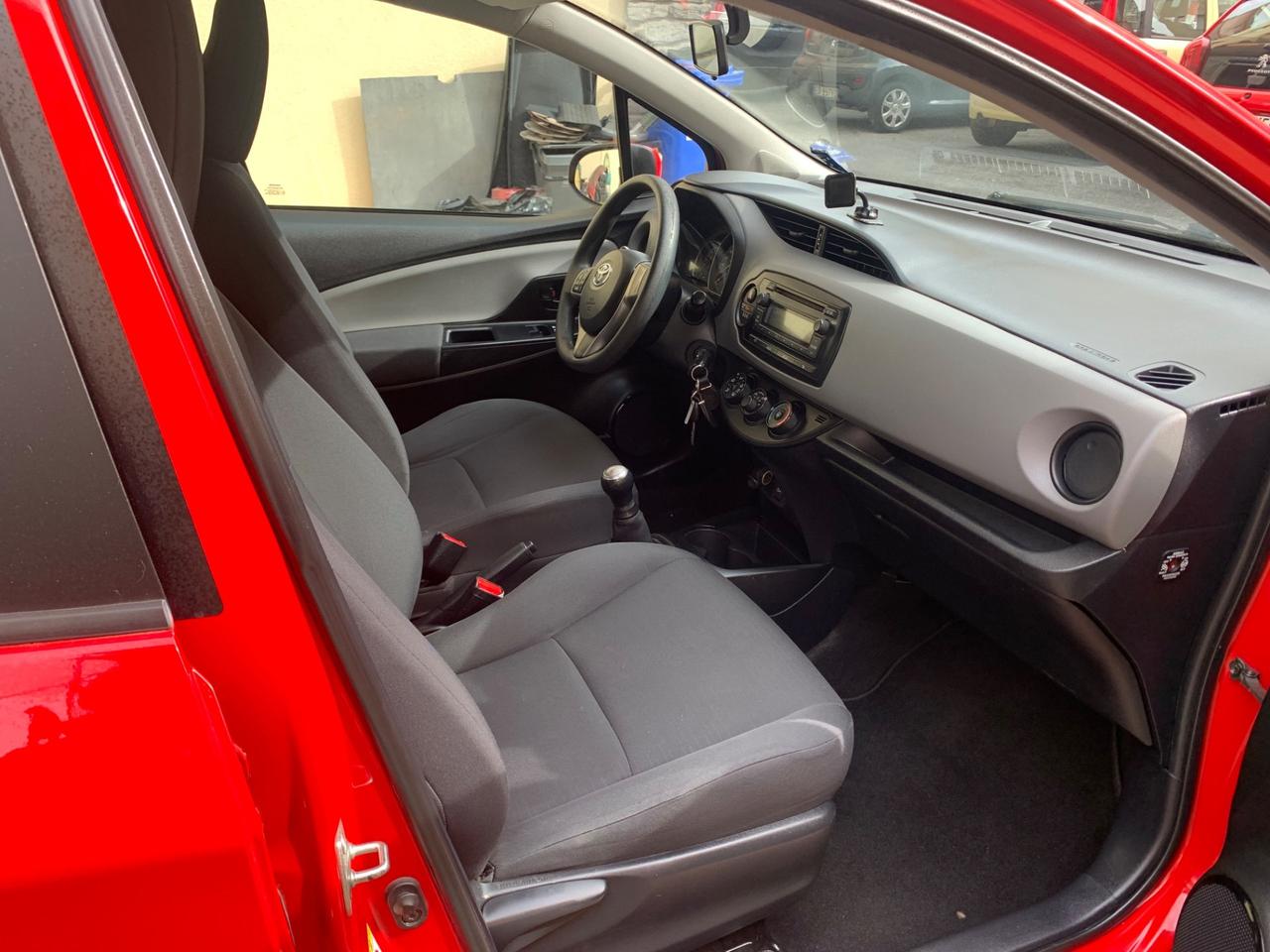 Toyota Yaris 1.0 5 porte 10/2015 km 86000