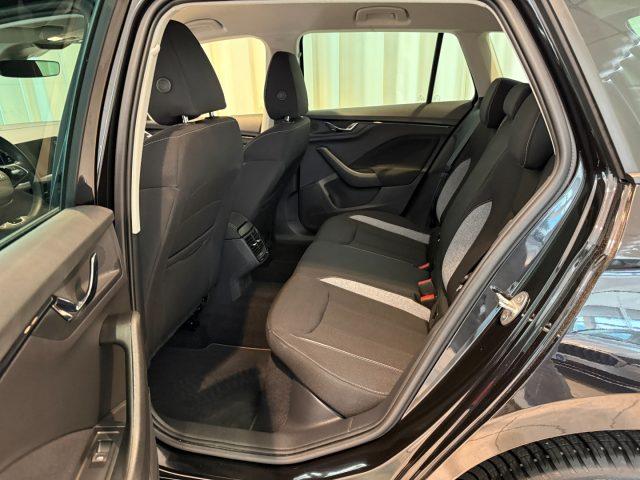 SKODA Kamiq 1.0 TSI DSG Black Dots Camera LED DAB+ Keyless