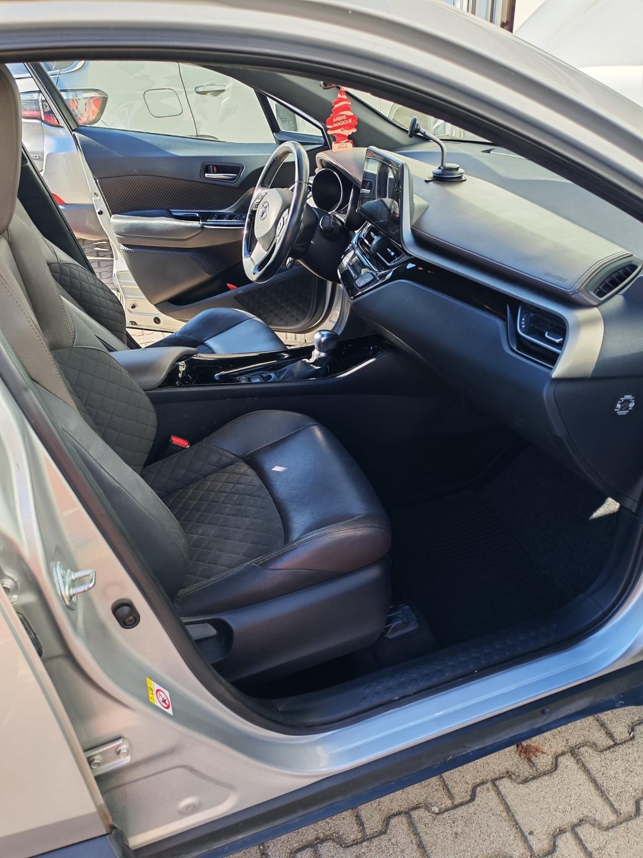 Toyota C-HR 1.8 Hybrid E-CVT Style+
