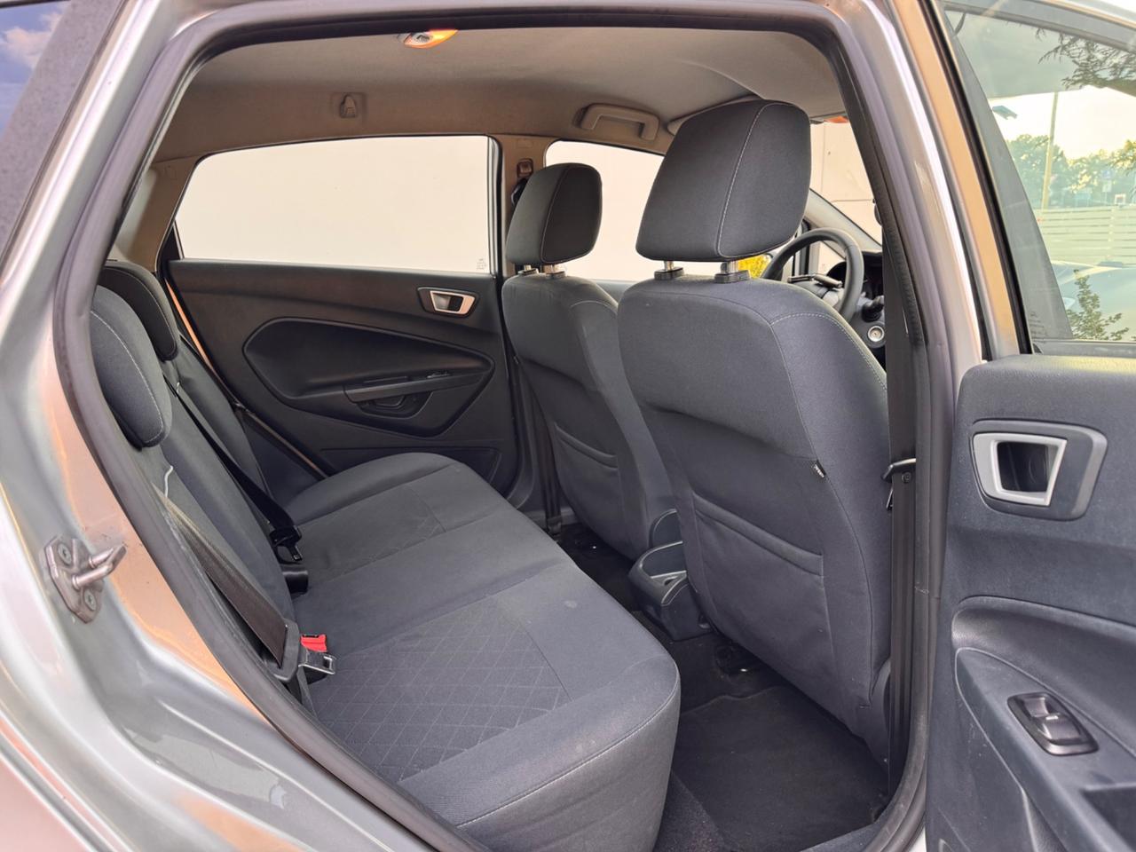 Ford Fiesta Ikon 1.4 TDCi 70CV 5 porte OK NEOPATENTATI