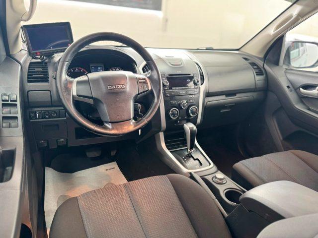 ISUZU D-Max 2.5 Space Cab Solar A/T 4WD