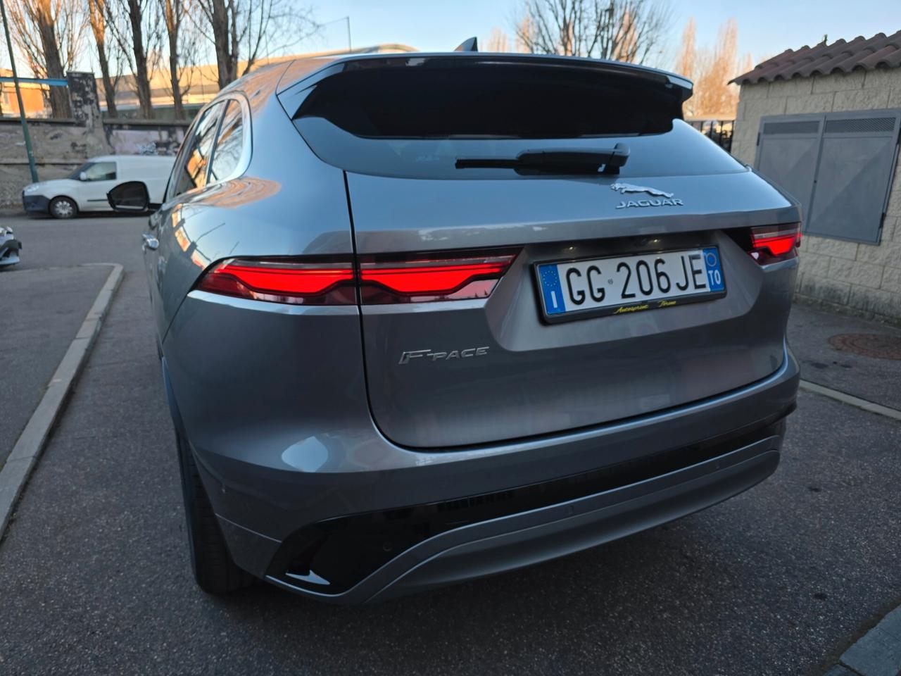 Jaguar F-Pace 2.0 D 204 CV AWD aut. R-Dynamic SE