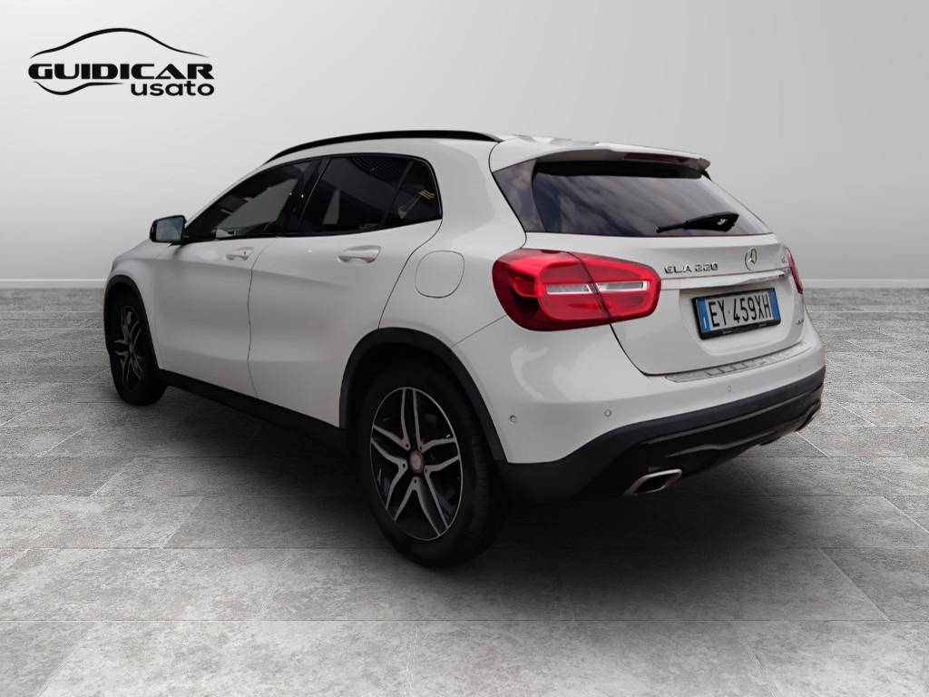 Mercedes-Benz GLA-X156 2014 - GLA 220 d (cdi) Sport 4matic 170cv auto