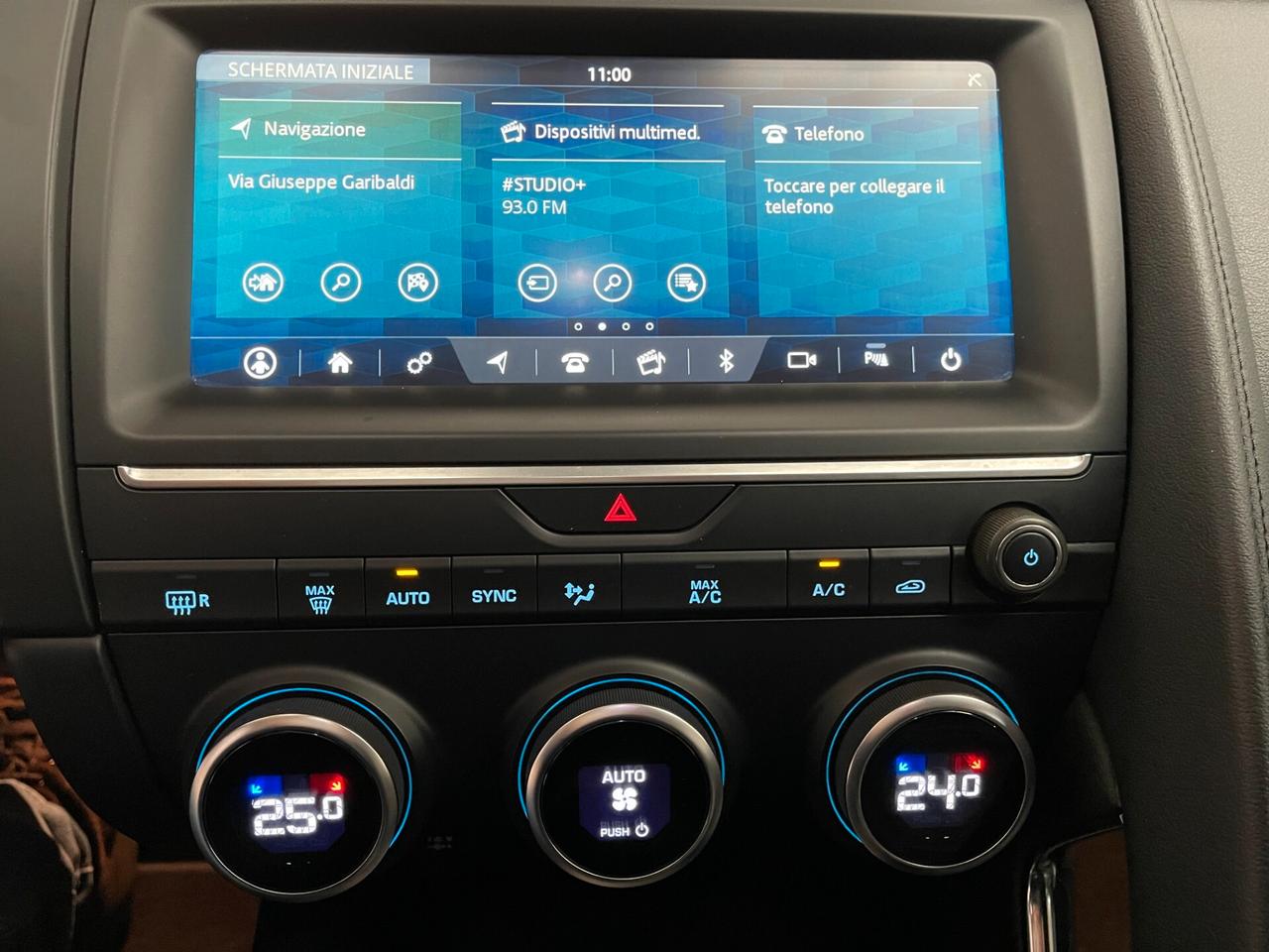 Jaguar E-Pace Dynamic 2.0 i4 awd 200cv auto-LEGGI SOTTO