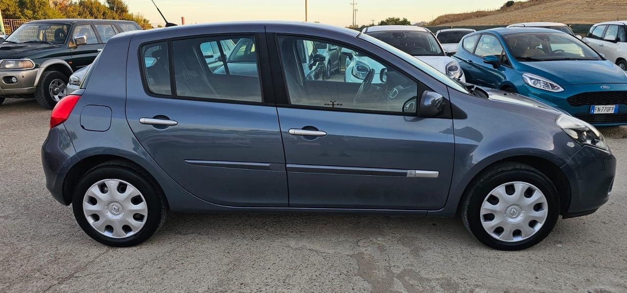 Renault Clio 1.2 16V 5 porte Luxe