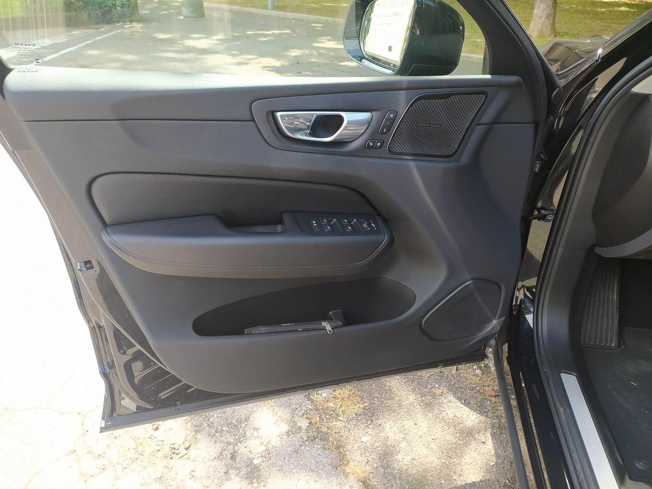 Volvo XC 60 2.0 T6 Recharge PHEV Ultimate Dark