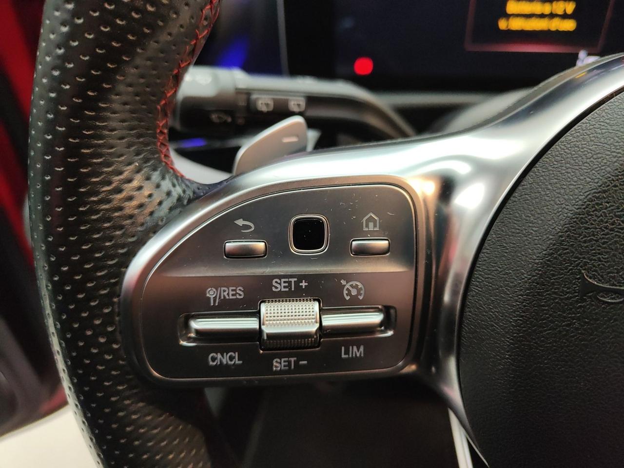 MERCEDES Classe A - W177 2018 A 180 D 116CV AMG LINE PREMIUM AUTO