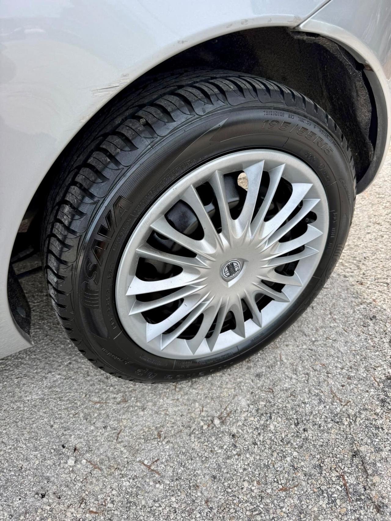 Lancia Ypsilon 1.2 Benzina Neopatentati Unicaproprietaria