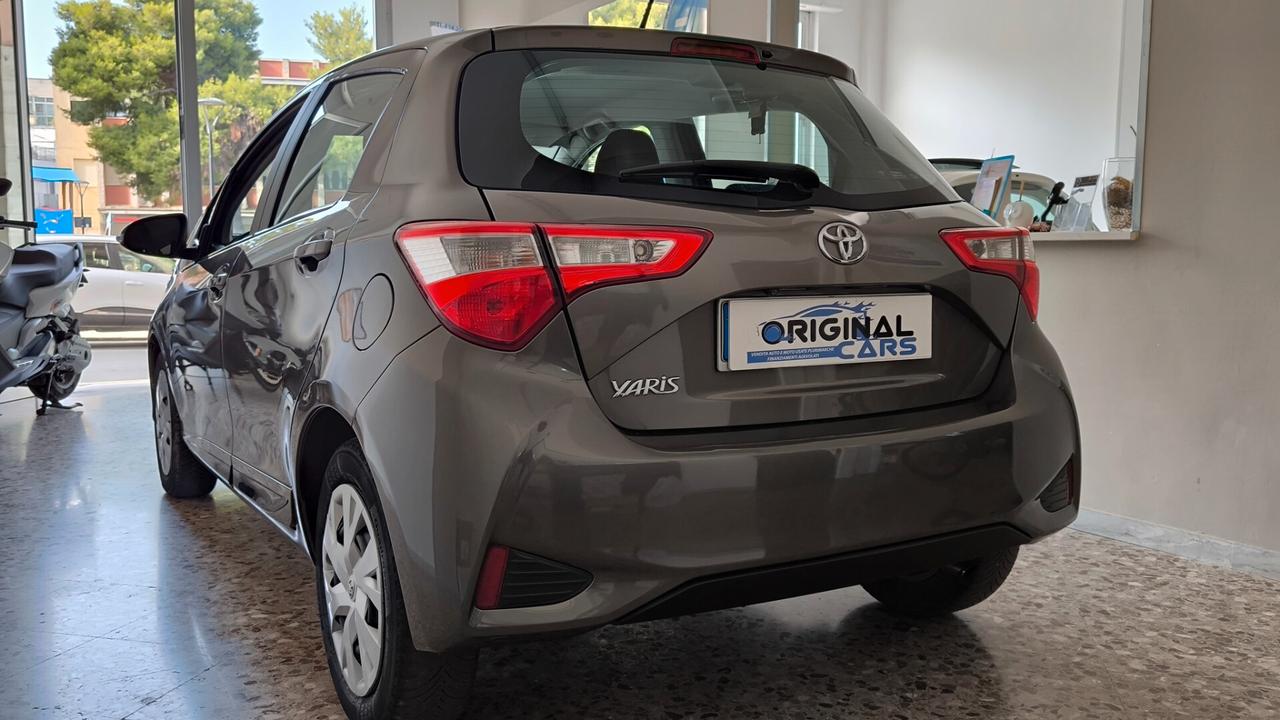 Toyota Yaris 1.0 5 porte Lounge