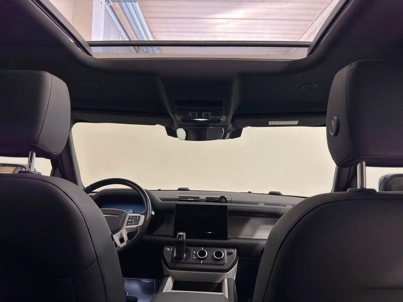 Land Rover Defender 3.0D I6 200 110 X-Dynamic SE AWD auto.