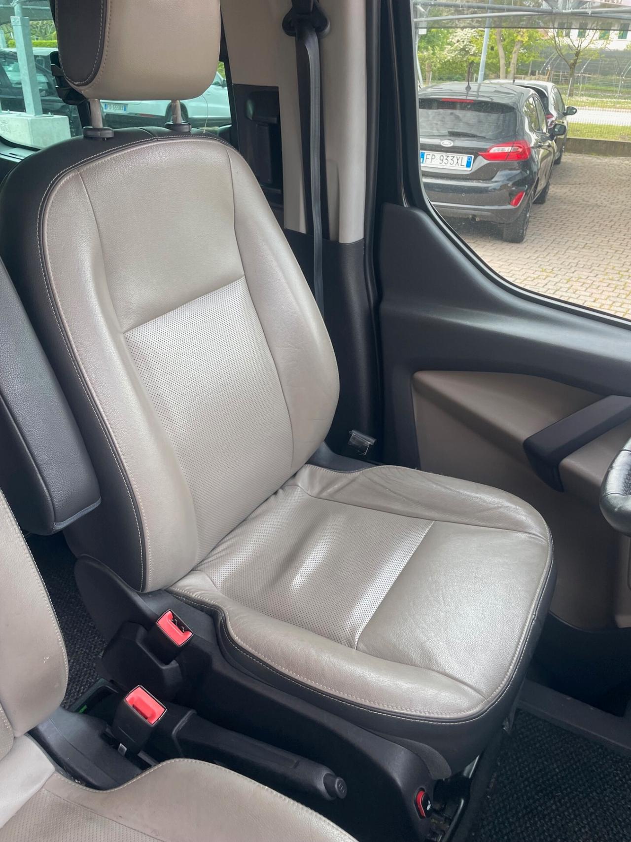 Ford Tourneo Custom 300 2.2 TDCi 155CV PL Titanium