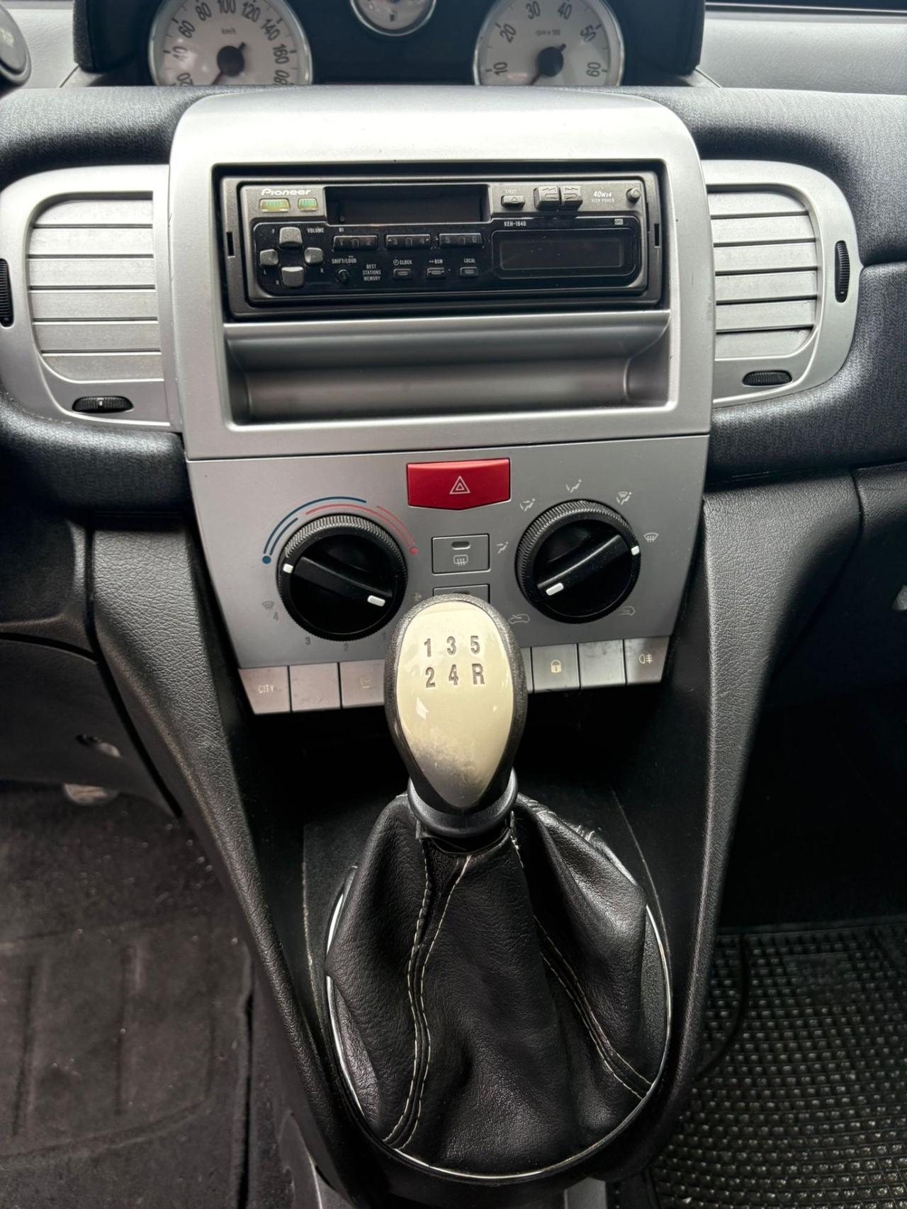 Lancia Ypsilon 1.2 Modamilano 60CV Ok Neopatentati