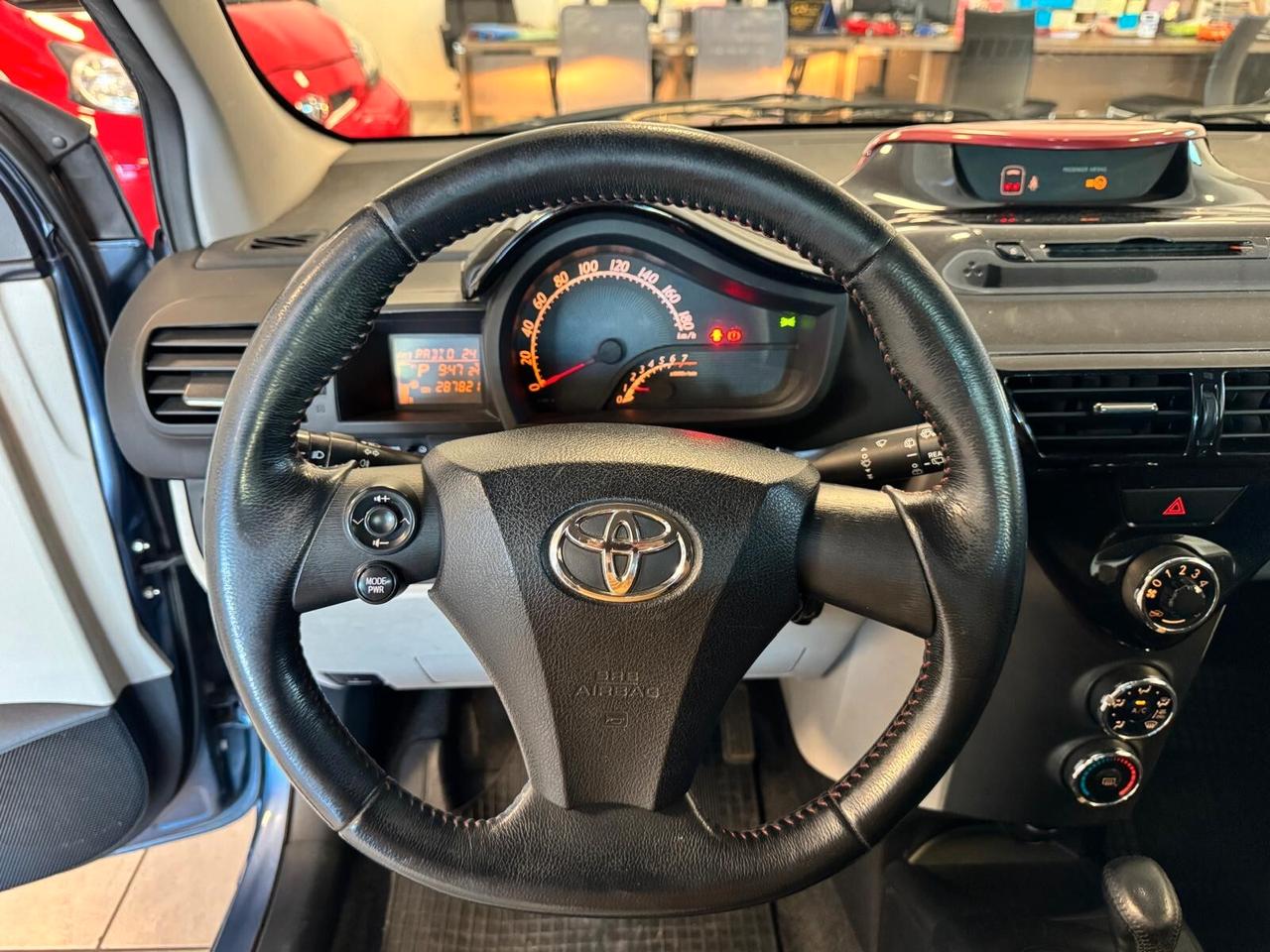 Toyota iQ 1.0 BENZ 68CV AUTOMATICA 2011