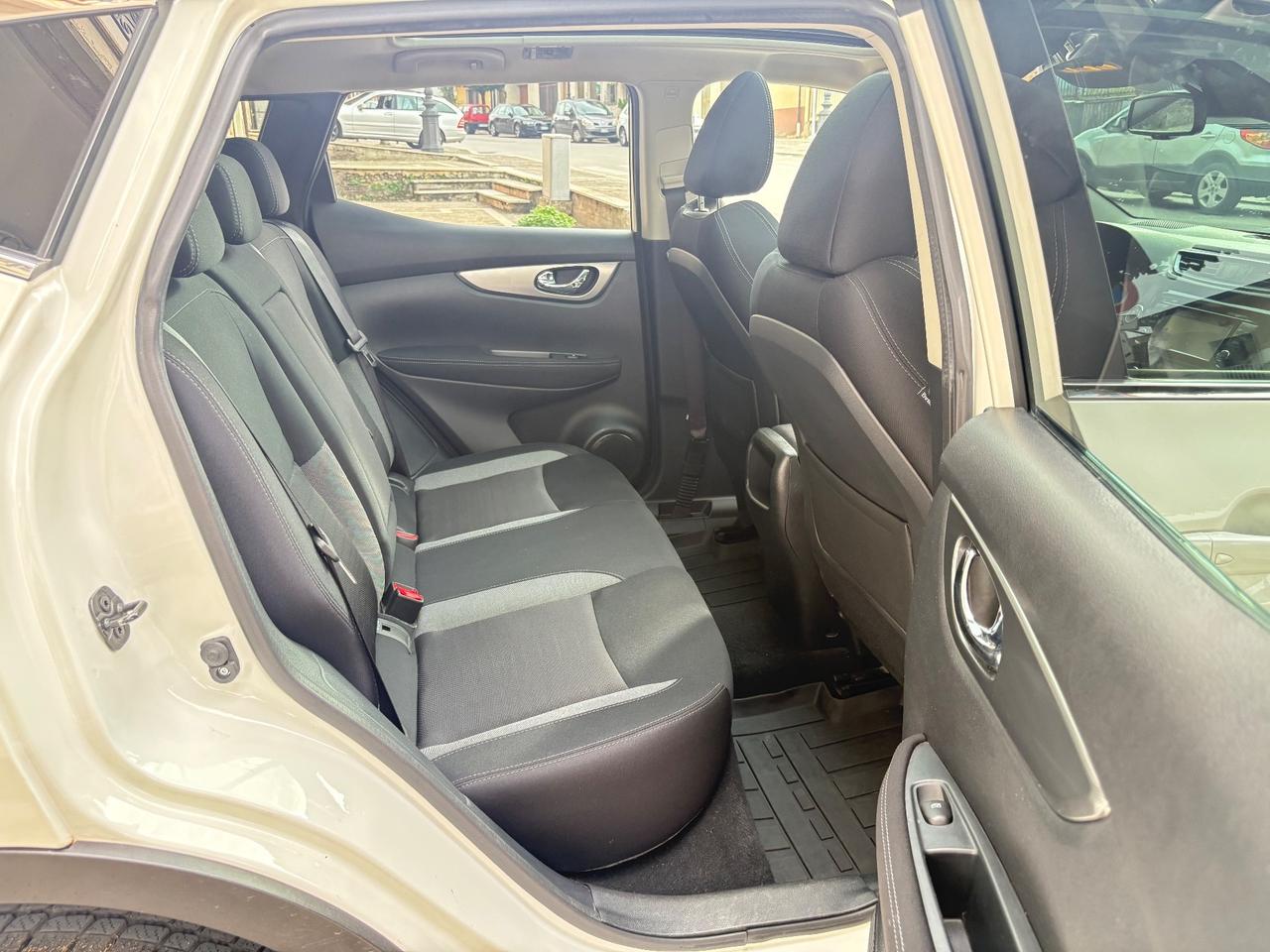 Nissan Qashqai 1.5dCi N-Connecta BIANCO PERLA FULL/LED