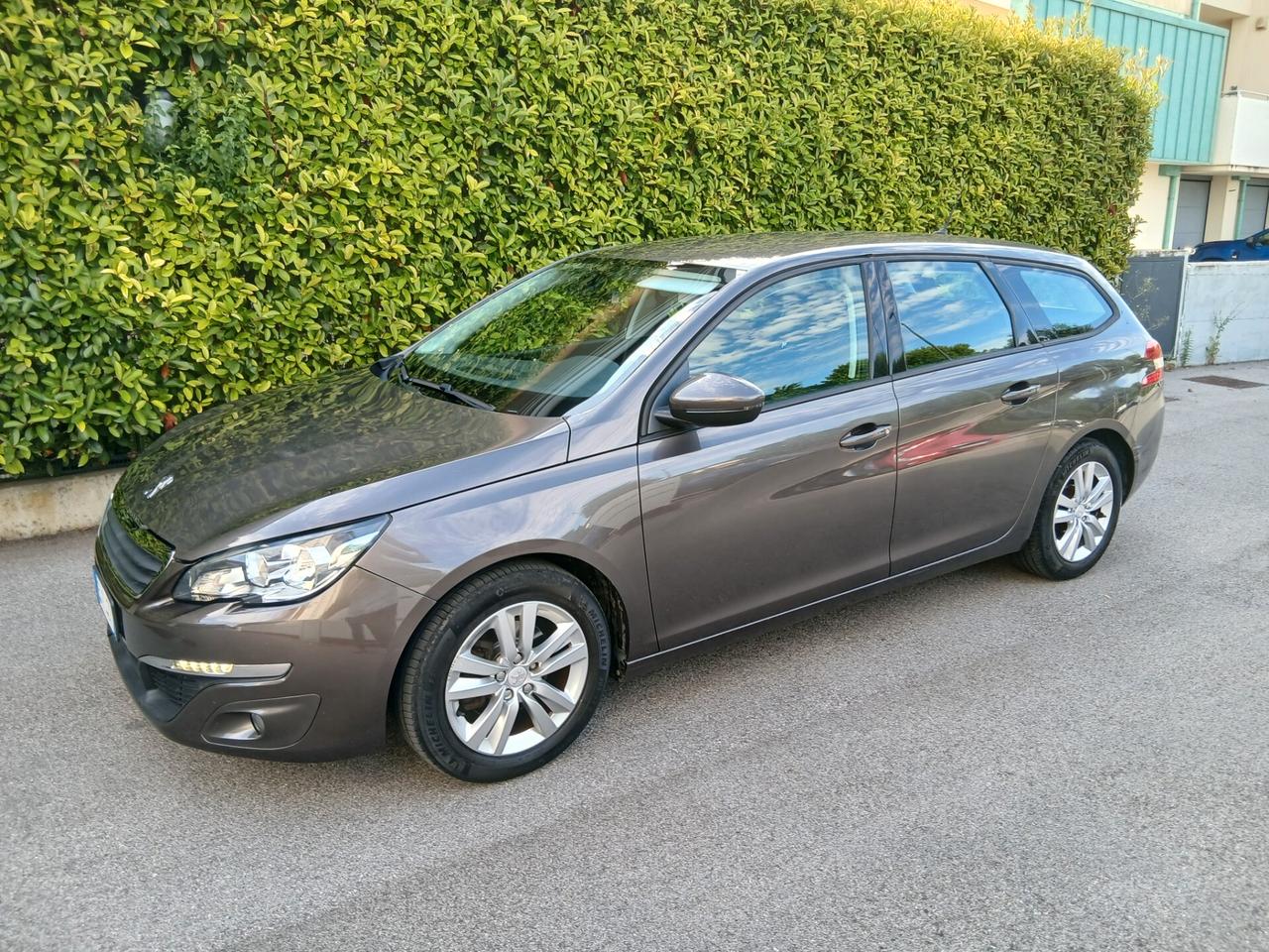 Peugeot 308 BlueHDi 115 cv allure sw tua a € 158 mese