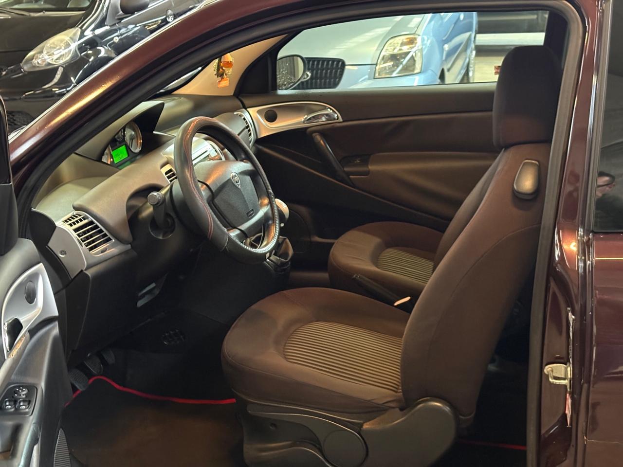 Lancia Ypsilon 1.2 Versus
