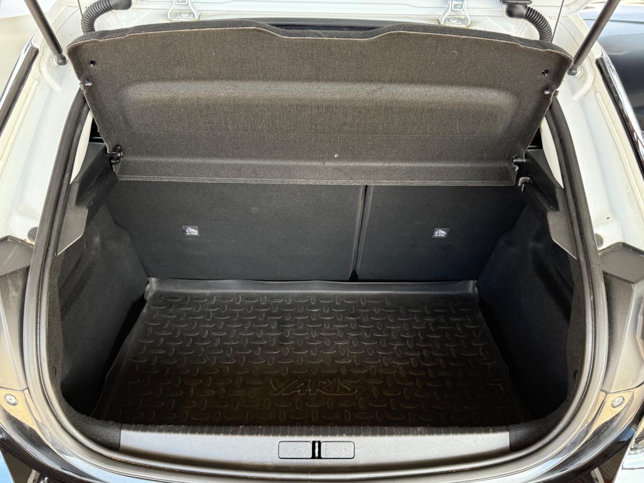 Corsa 1.2 Design-b-color-unipro-rate-garanzia