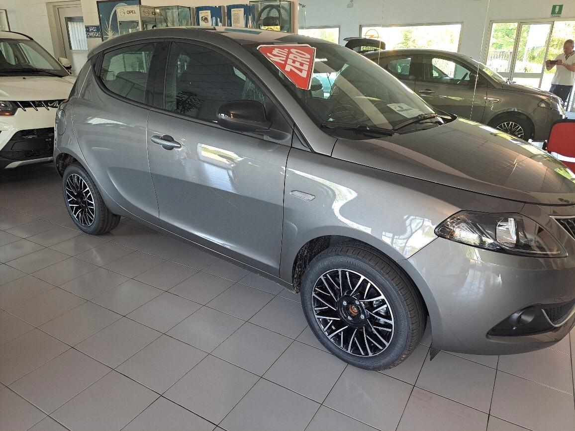 Lancia Ypsilon PLATINO