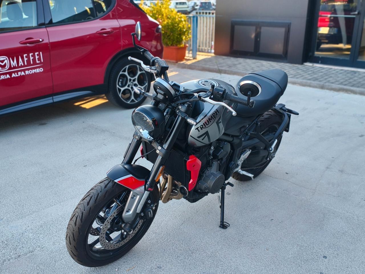 Triumph Trident 660