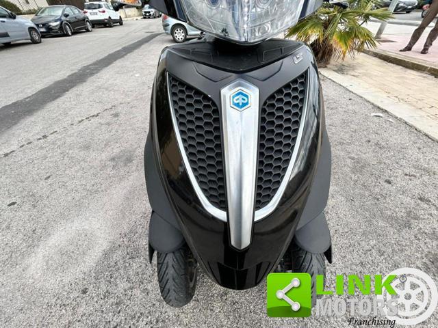 PIAGGIO MP3 LT 300 .