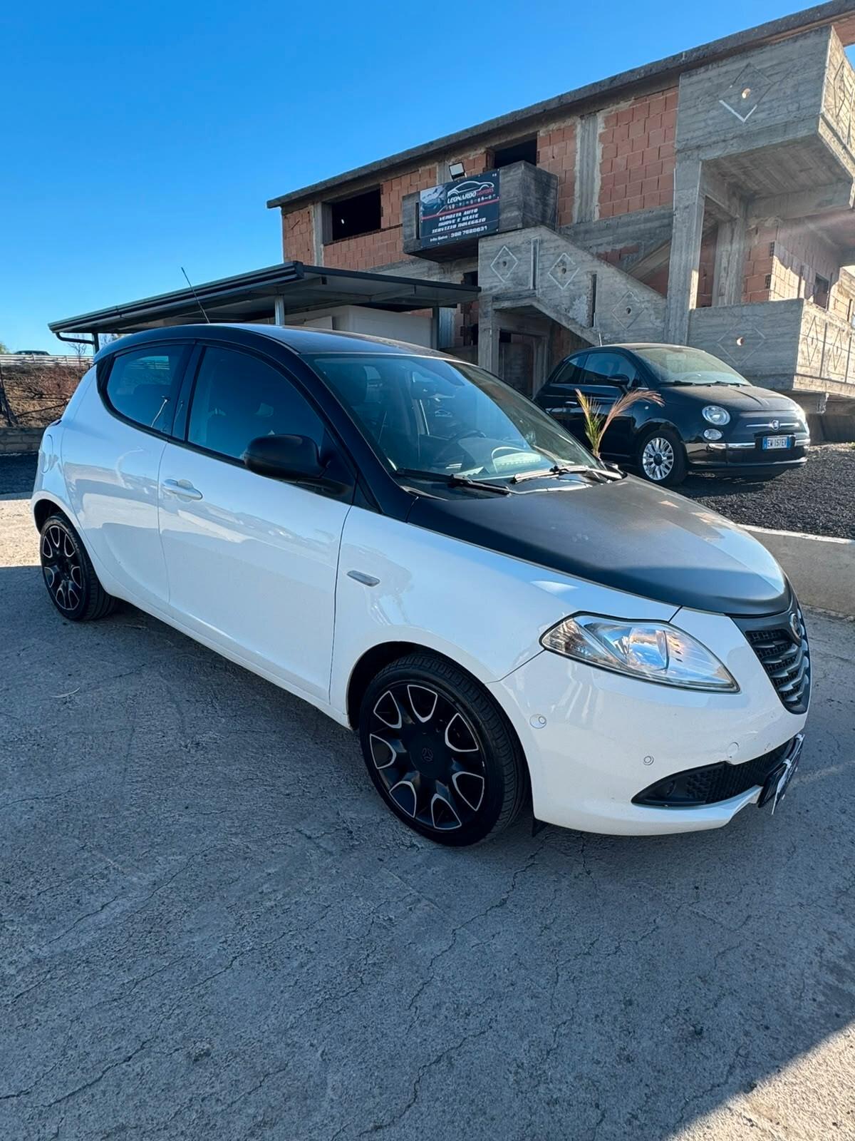 Lancia Ypsilon 1.3 MJT 16V 95 CV 5 porte S&S S Momodesign