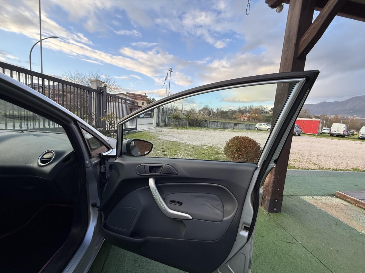 FORD FIESTA 1.2 BENZINA OK NEOPATENTATI
