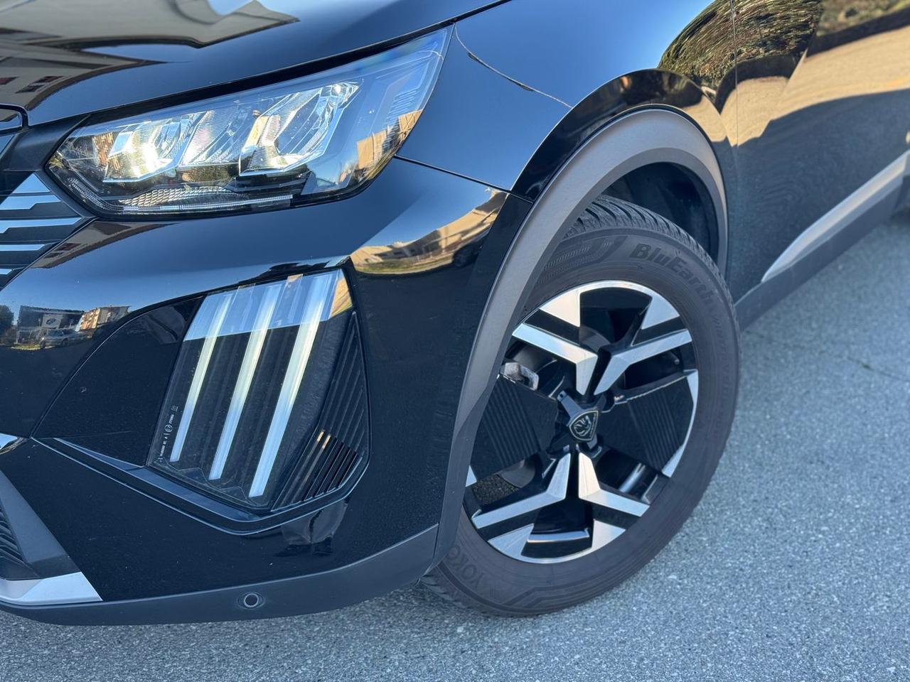 Peugeot 2008 Allure 1.2 PureTech 100 #9335