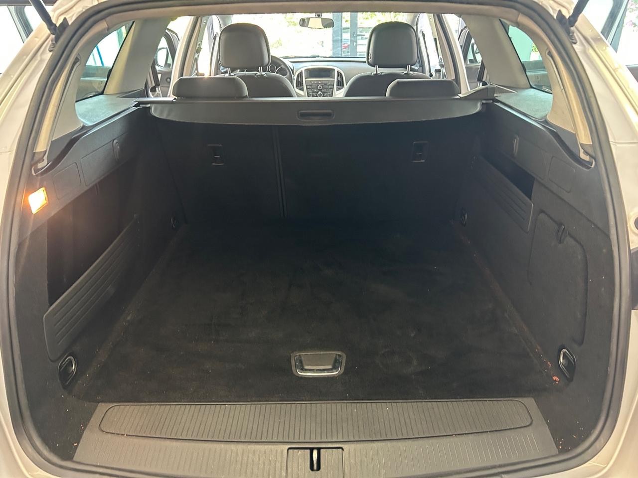 Opel Astra 1.7 CDTI 81KW 2012