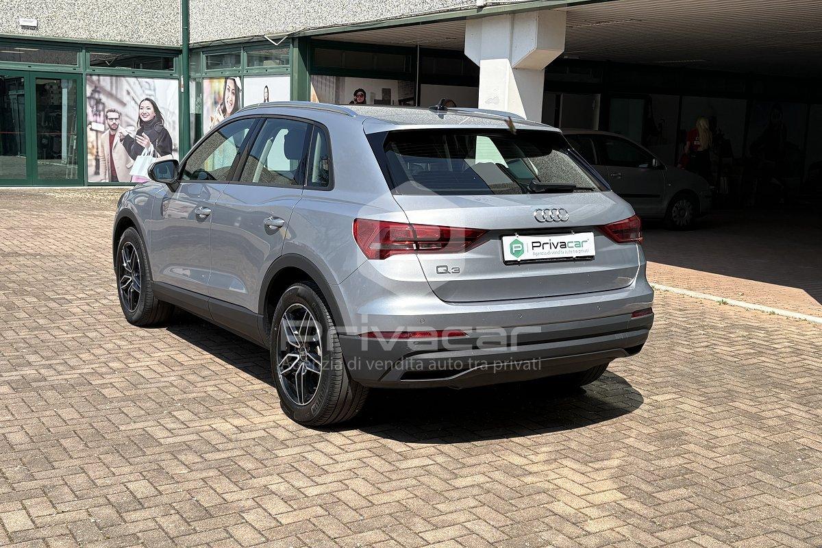 AUDI Q3 35 TDI Business