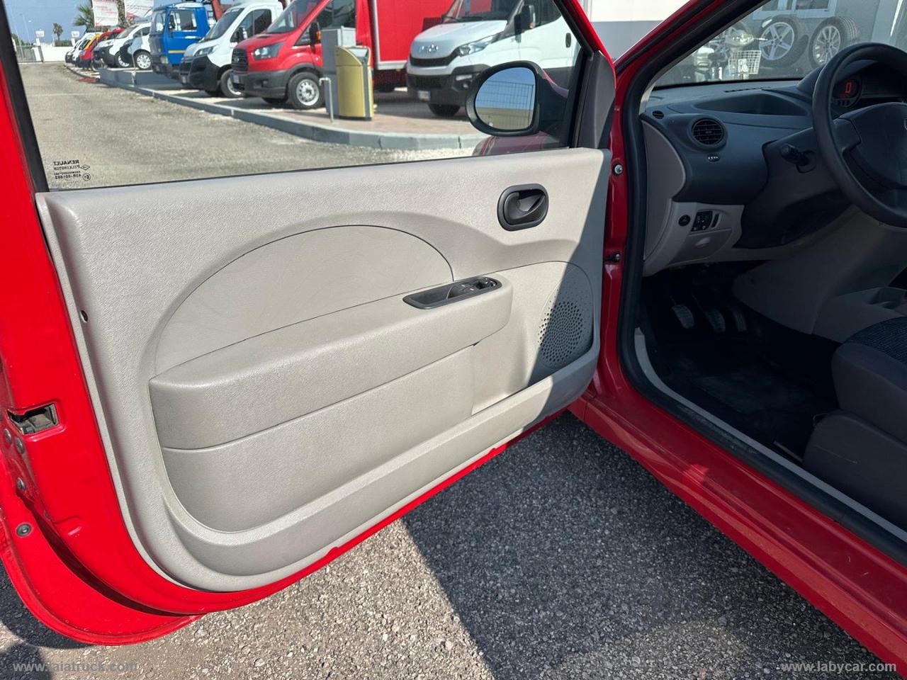 RENAULT Twingo 1.2 Initiale Benzina/Metano