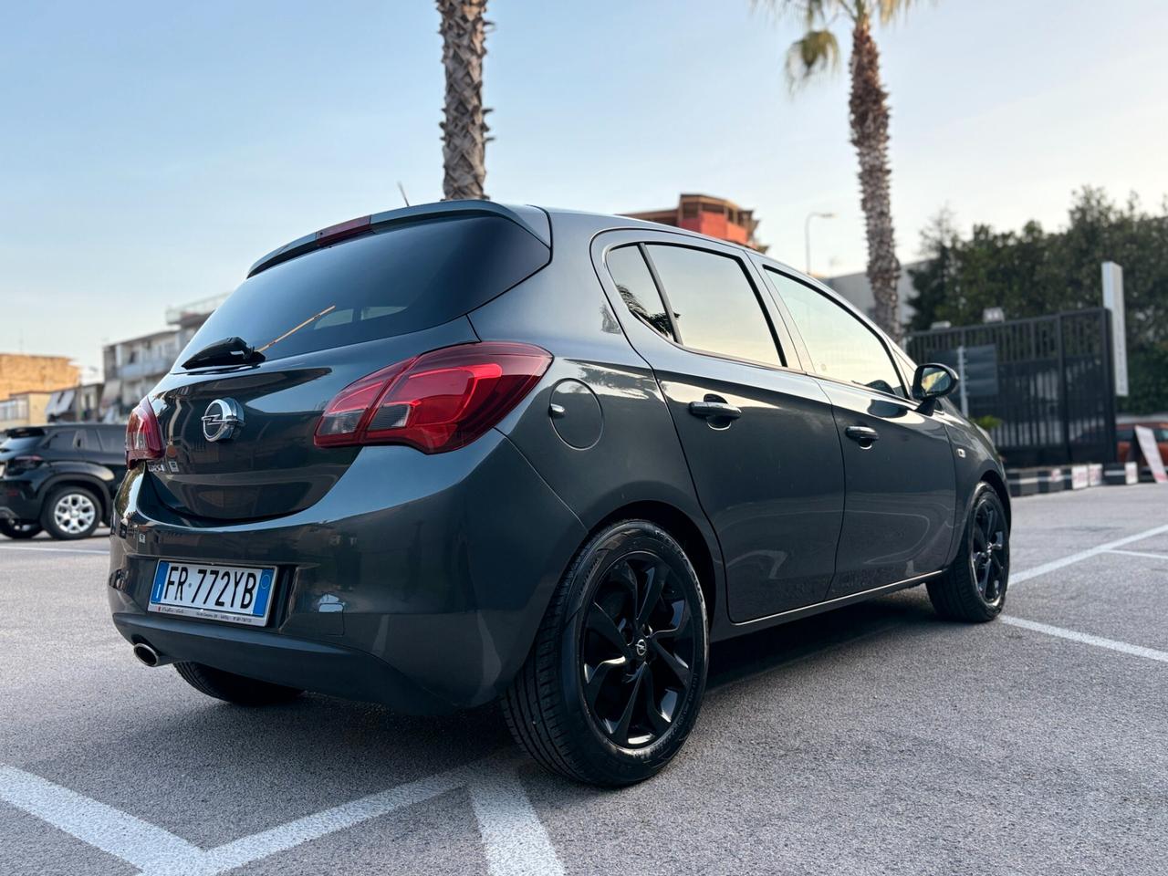Opel Corsa 1.2 5 porte Black Edition GPL