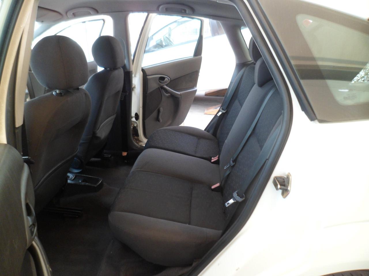 Ford Focus 1.8 TDCi 5p gancio traino full 00